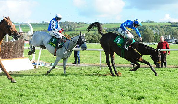 Une Lavandiere (Sean Flanagan) gets away with a mistake at the last at Listowel