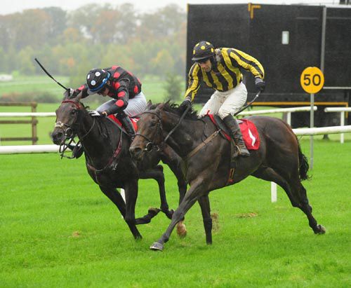 Burrenbridge Lodge and Tom Doyle (nearest) edge out One Cool Shabra 