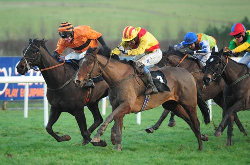 Lastofthepilots (yellow) comes to challenge Kerryhead Storm (orange) for the lead before going on to win