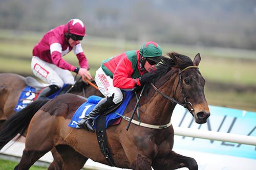 Mallowney is pushed out by Paul Carberry to beat Shrapnel & Davy Russell