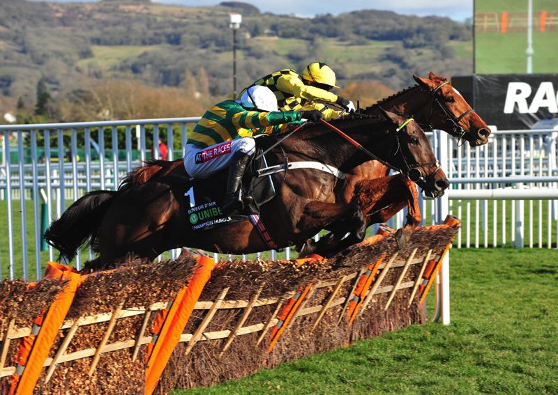 Buveur D'air and Melon fly the last in the 2018 Champion Hurdle