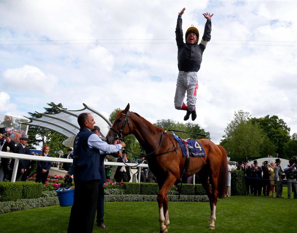 Frankie Dettori and Stradivarius