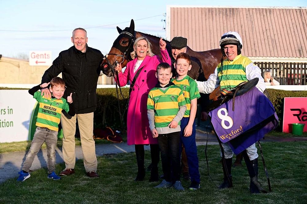 Nelly's Money with Robert Tyner, Philip Enright, owners Anthony and Noelle McCarthy and kids Tadhg, Cian and Killian