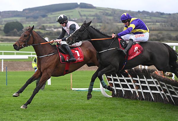 Absolute Notions & Jack Kennedy lead Deep Cave & Davy Russell over the last