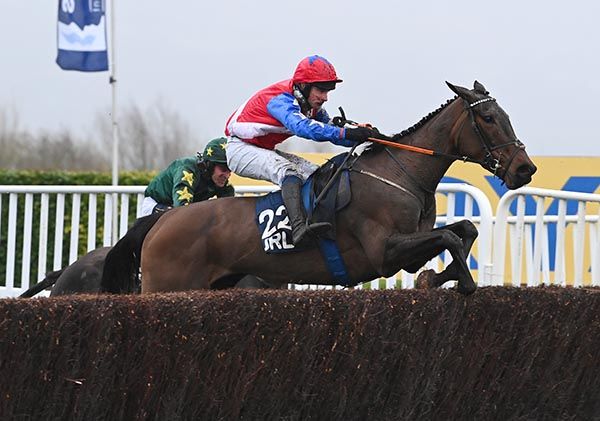 Angels Dawn and Pa King winning the Kim Muir