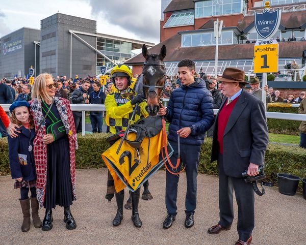 Nicky Henderson (right) with Lulamba owner Marie Donnelly (2nd left)