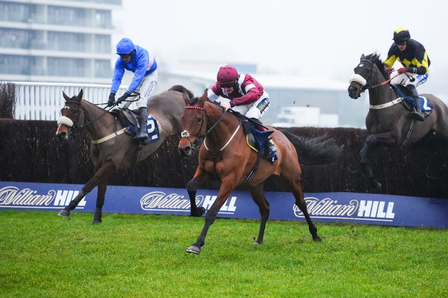 Master Chewy (centre) and Sam Twiston Davies 